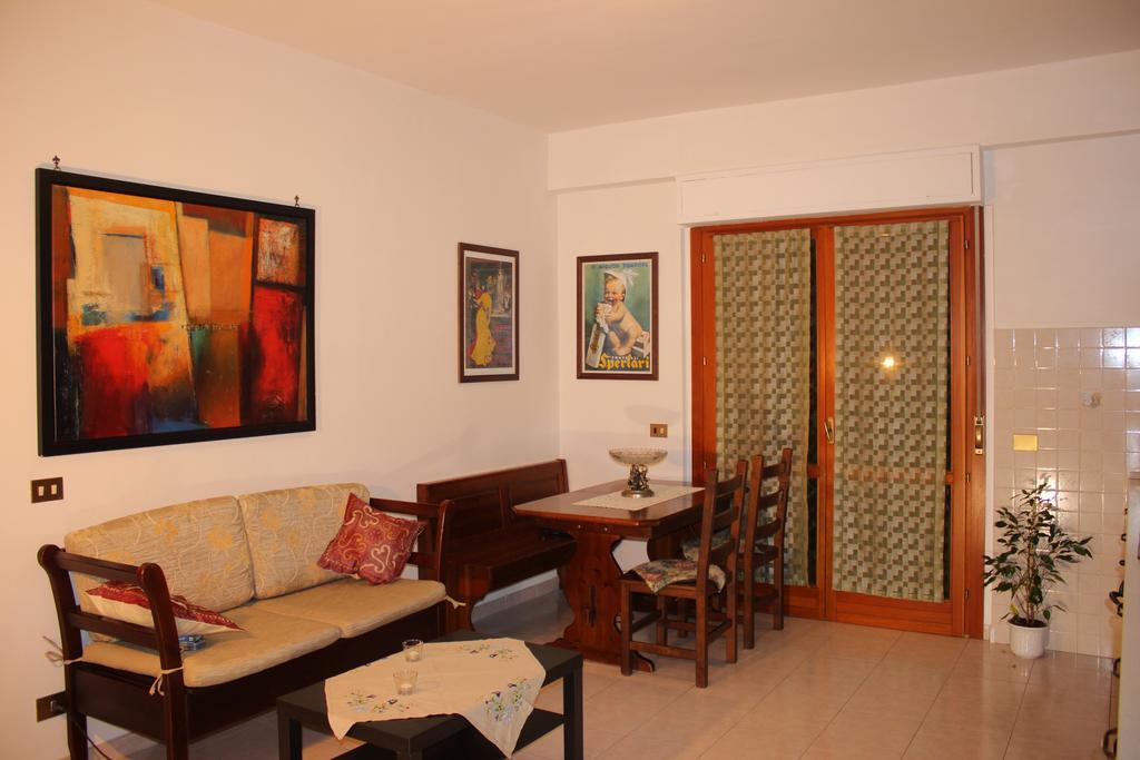Simply Rome Apartment ชัมปีโน ห้อง รูปภาพ